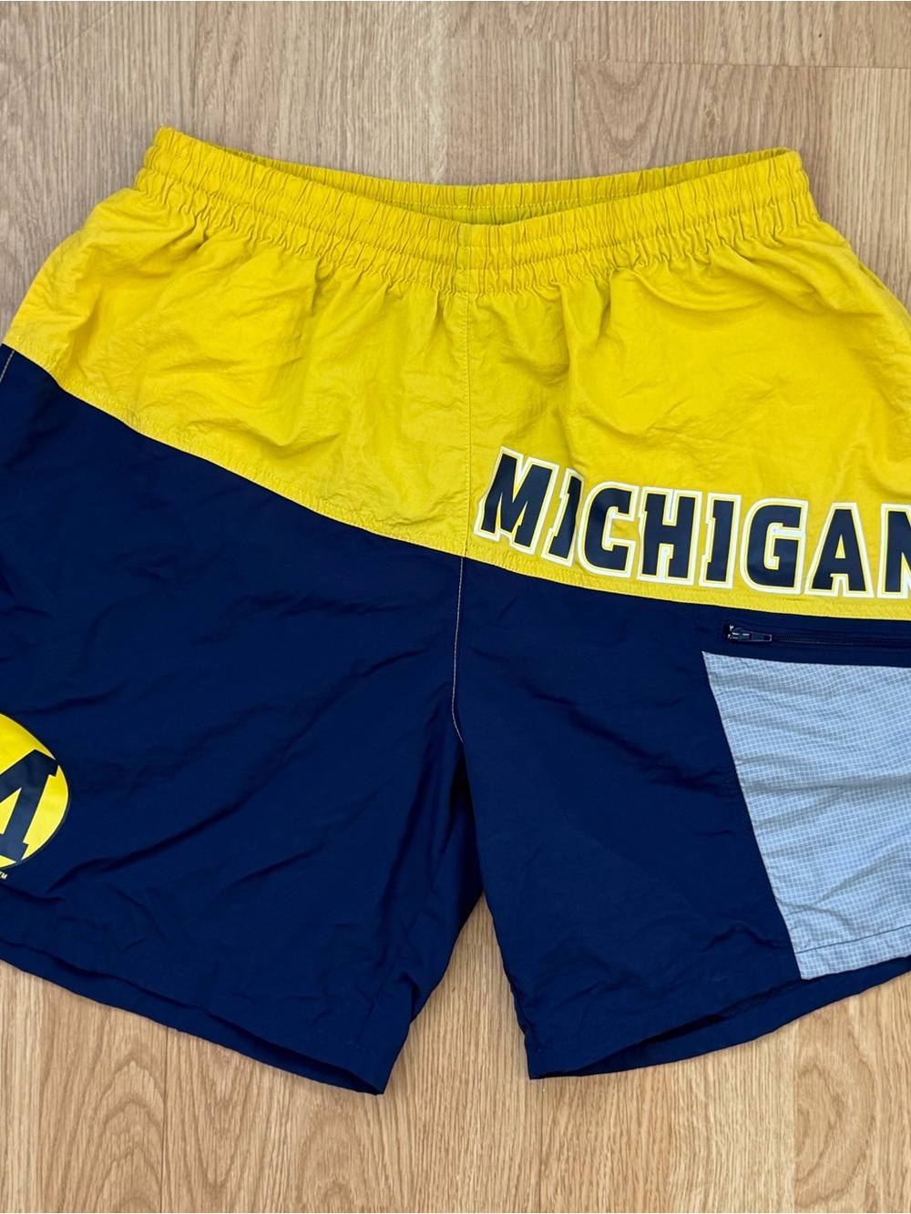 Mitchell & Ness Michigan Wolverines Nylon Utility Shorts Men’s NCAA Medium